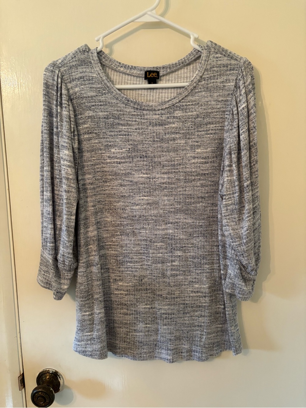 Lee Women's Marled Light Gray Scoop Neck Long Sleeve Top
